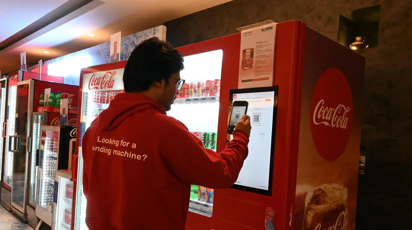 Placement broker on a phone pointing at a city map with location markers