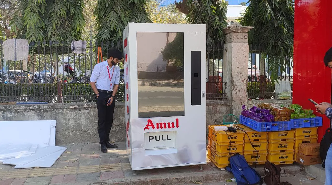 Leasing vs. Renting a Vending Machine
