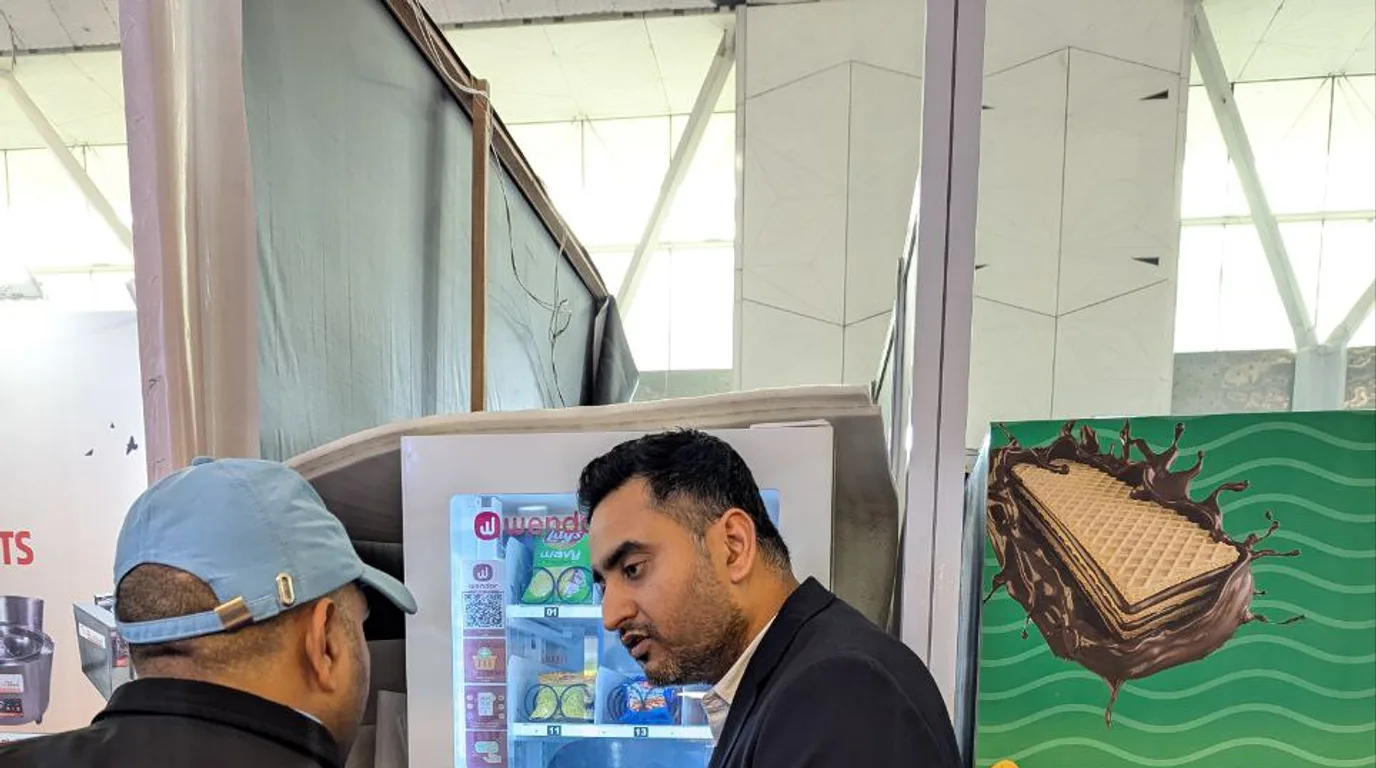 Specialty Vending Machines (Pizza, Egg, Dippin Dots & More)